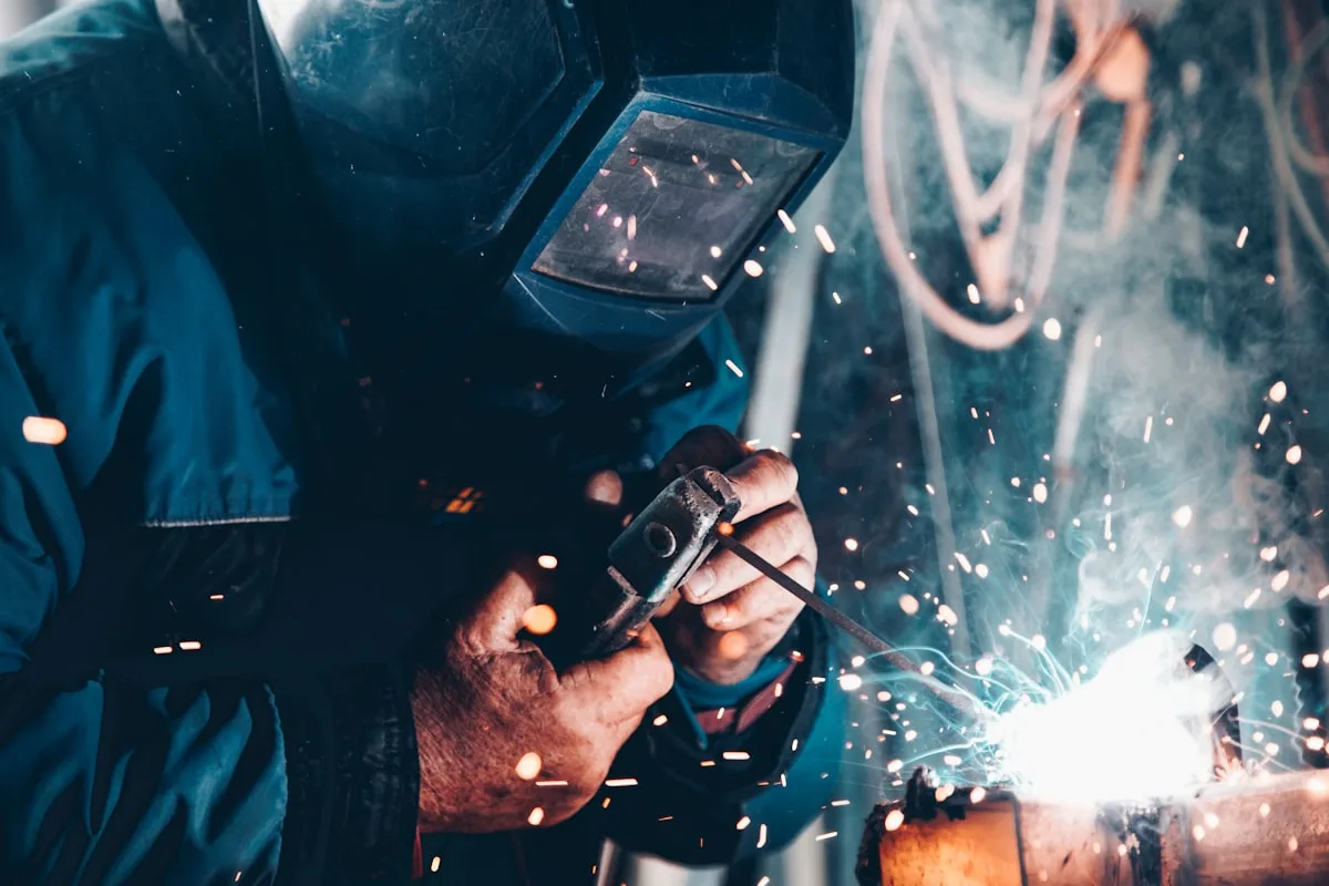 Lernende im Handwerk finden und halten — Schweizer Berufslehre digital unterstützen